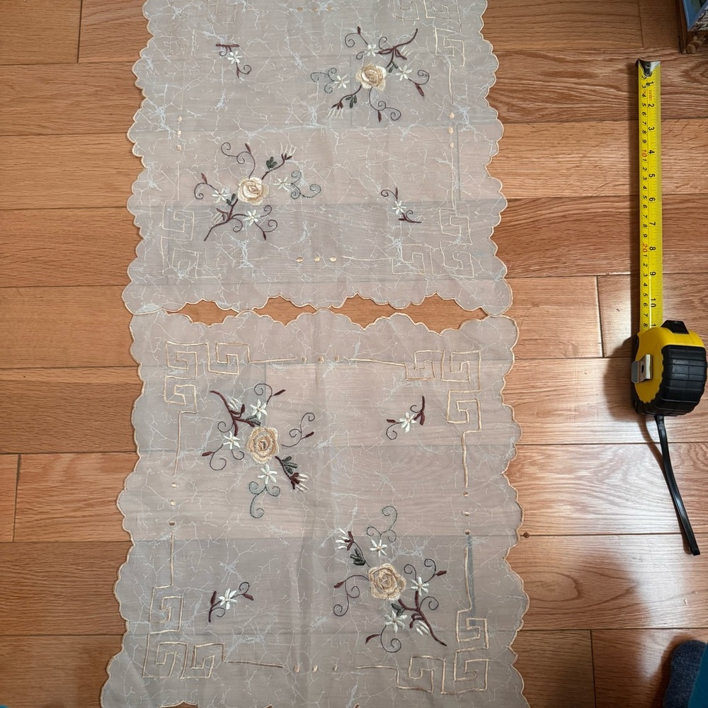 Embroidered Cream Floral Table Runner - Unbranded